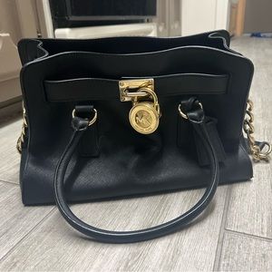 COPY - Michael Kors Hamilton purse with key